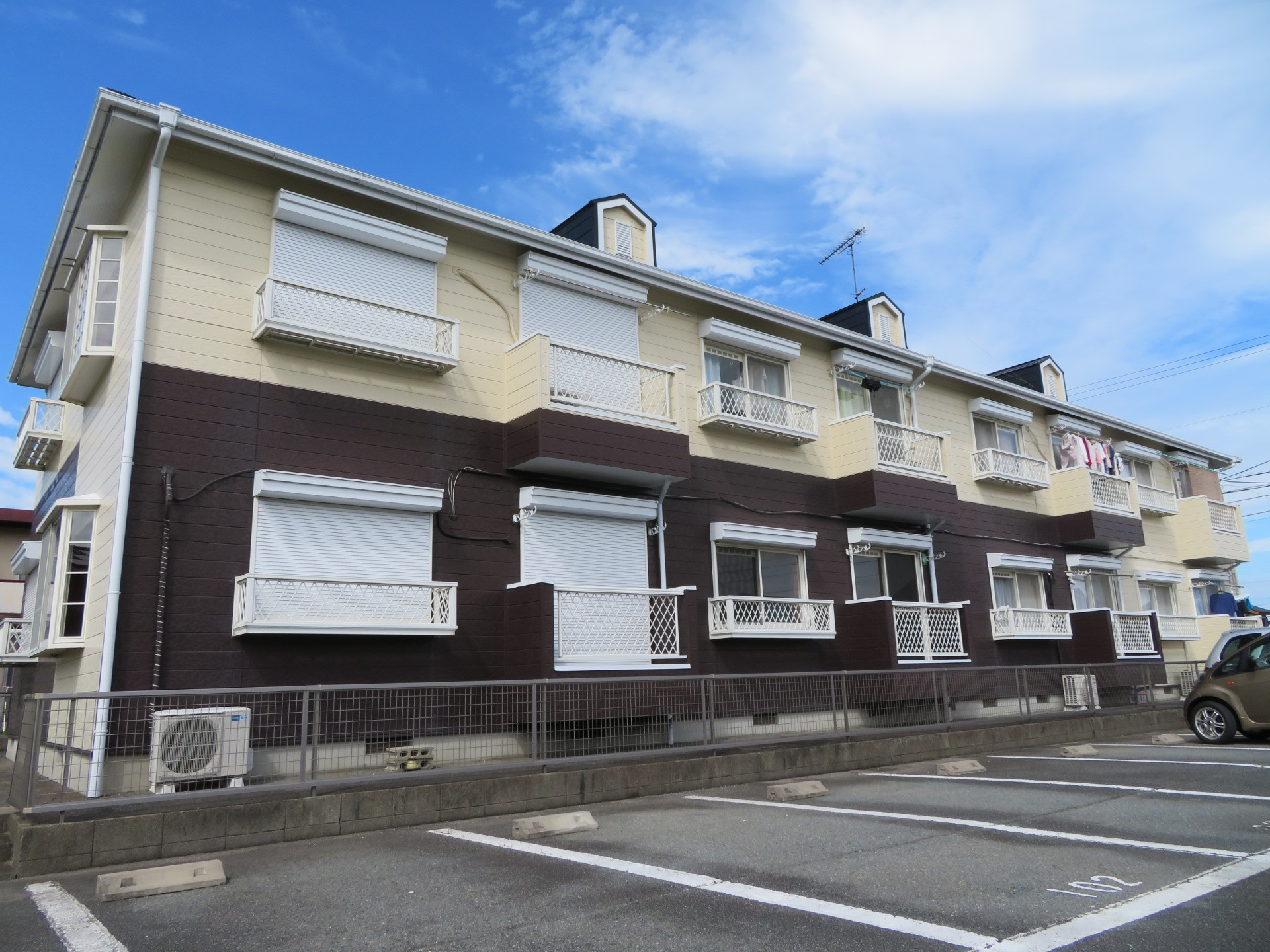 【ハイツジュネス】