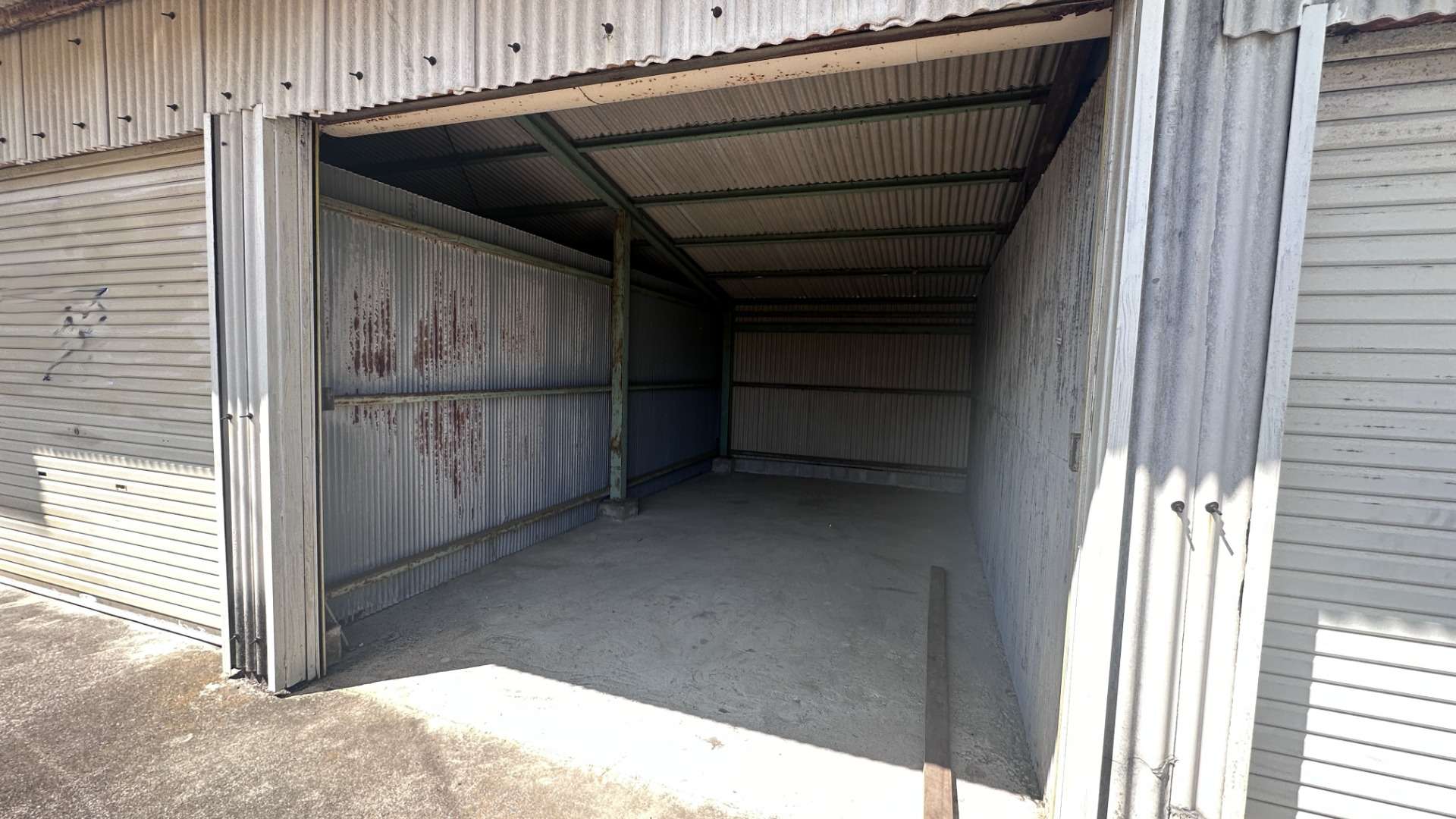 【東江島町Y様貸ガレージ】